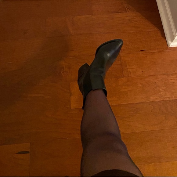 Kenneth Cole booties size 5 black leather - Picture 5 of 9